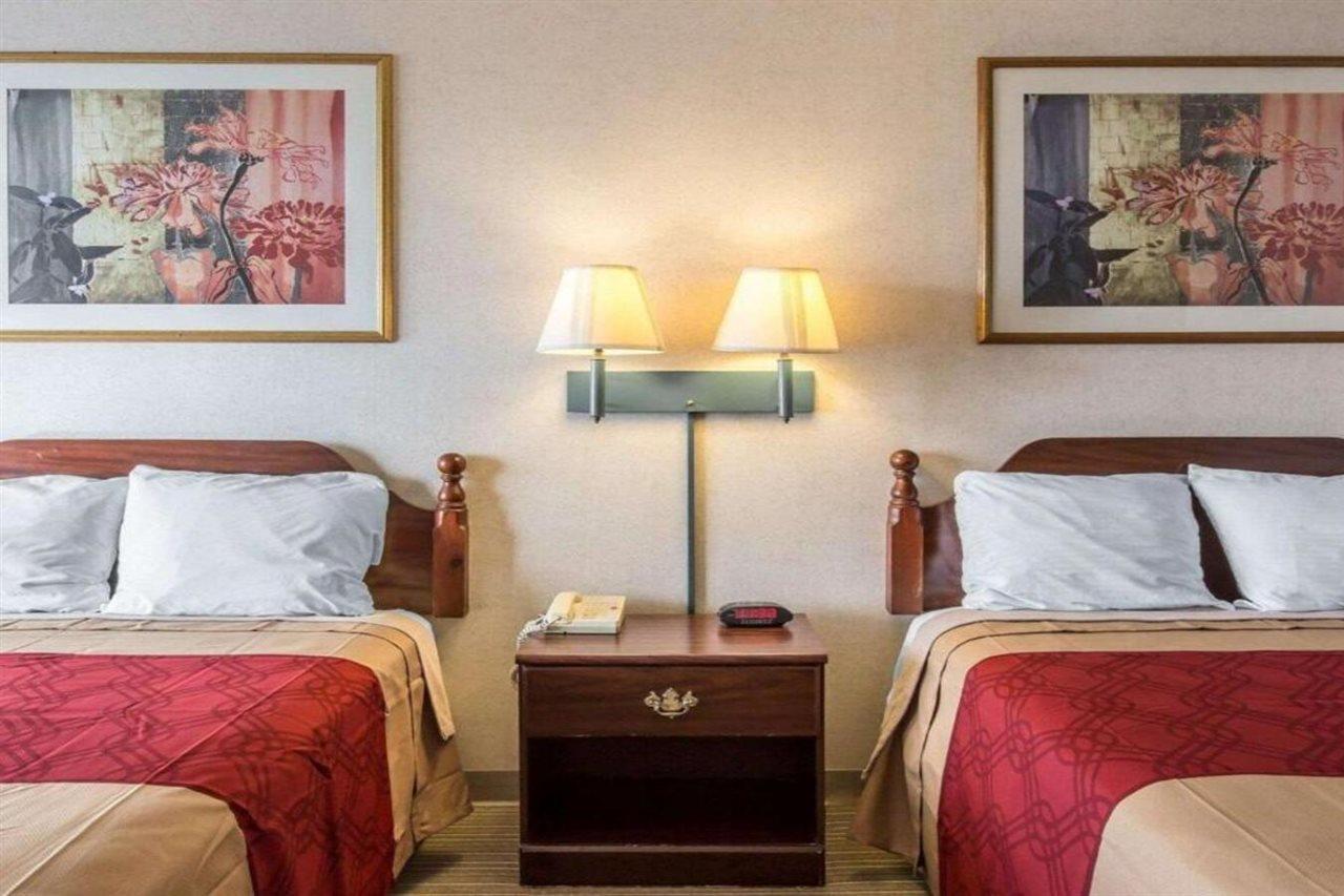 קלהון Econo Lodge מראה חיצוני תמונה