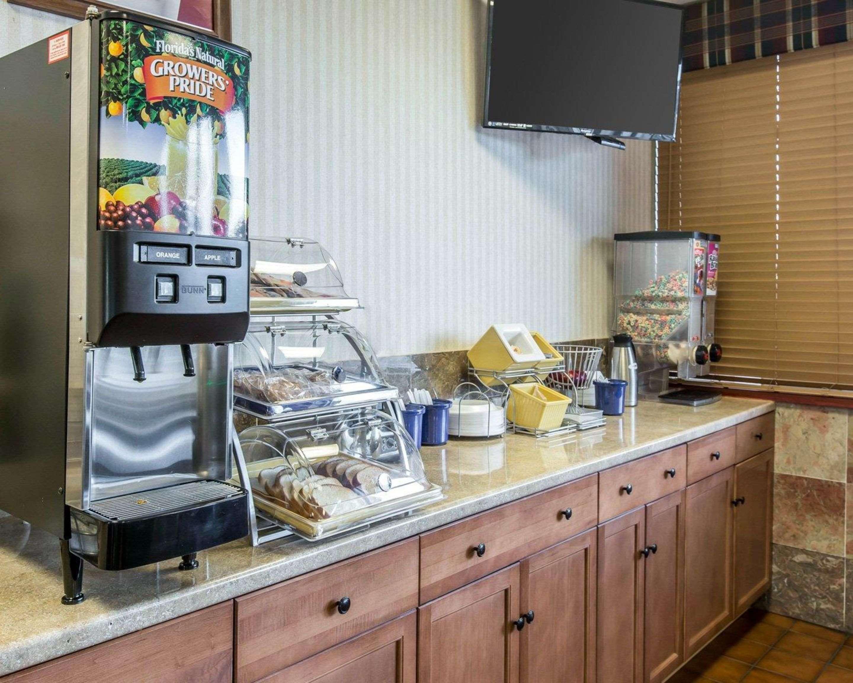 קלהון Econo Lodge מראה חיצוני תמונה