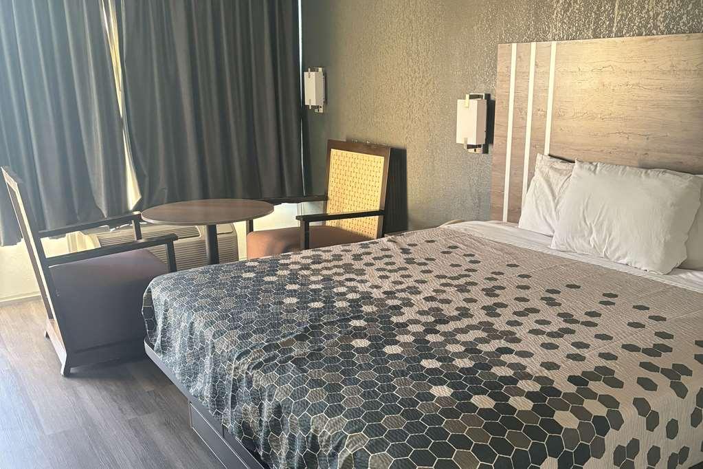 קלהון Econo Lodge חדר תמונה