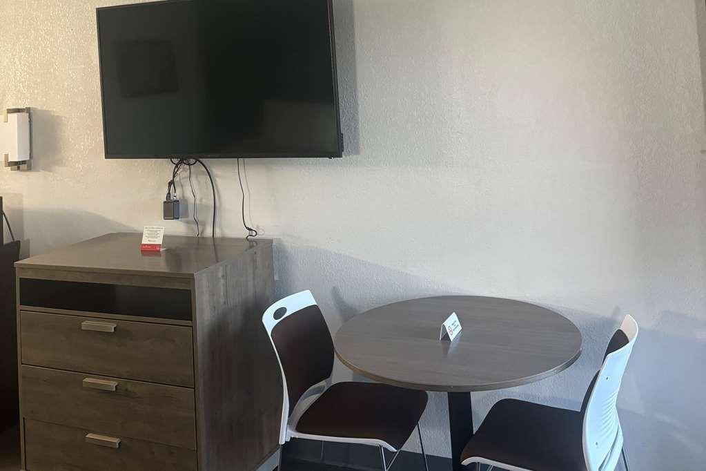 קלהון Econo Lodge חדר תמונה