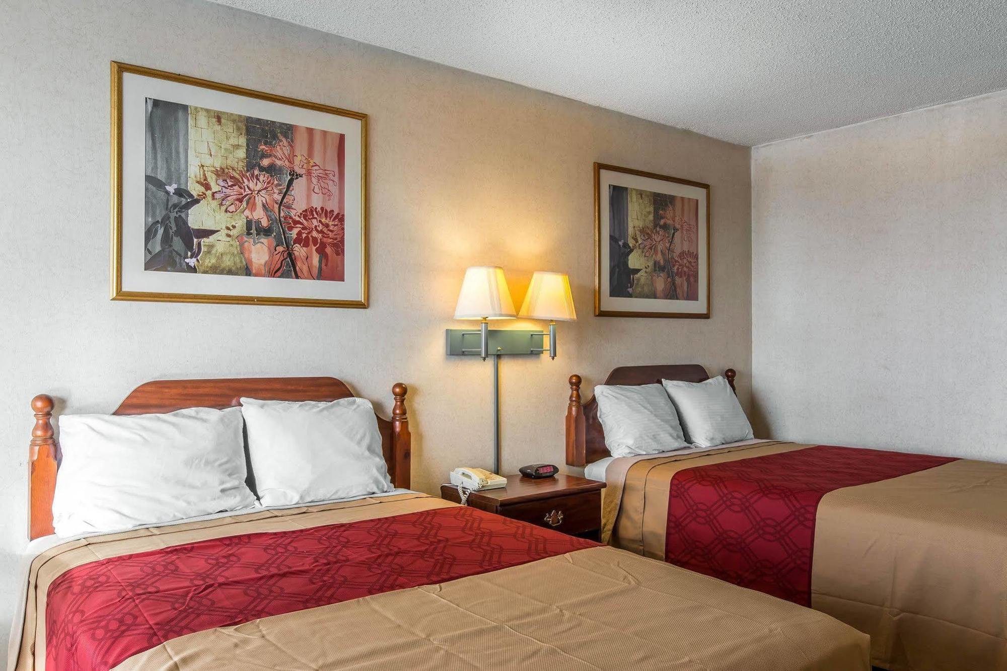 קלהון Econo Lodge מראה חיצוני תמונה