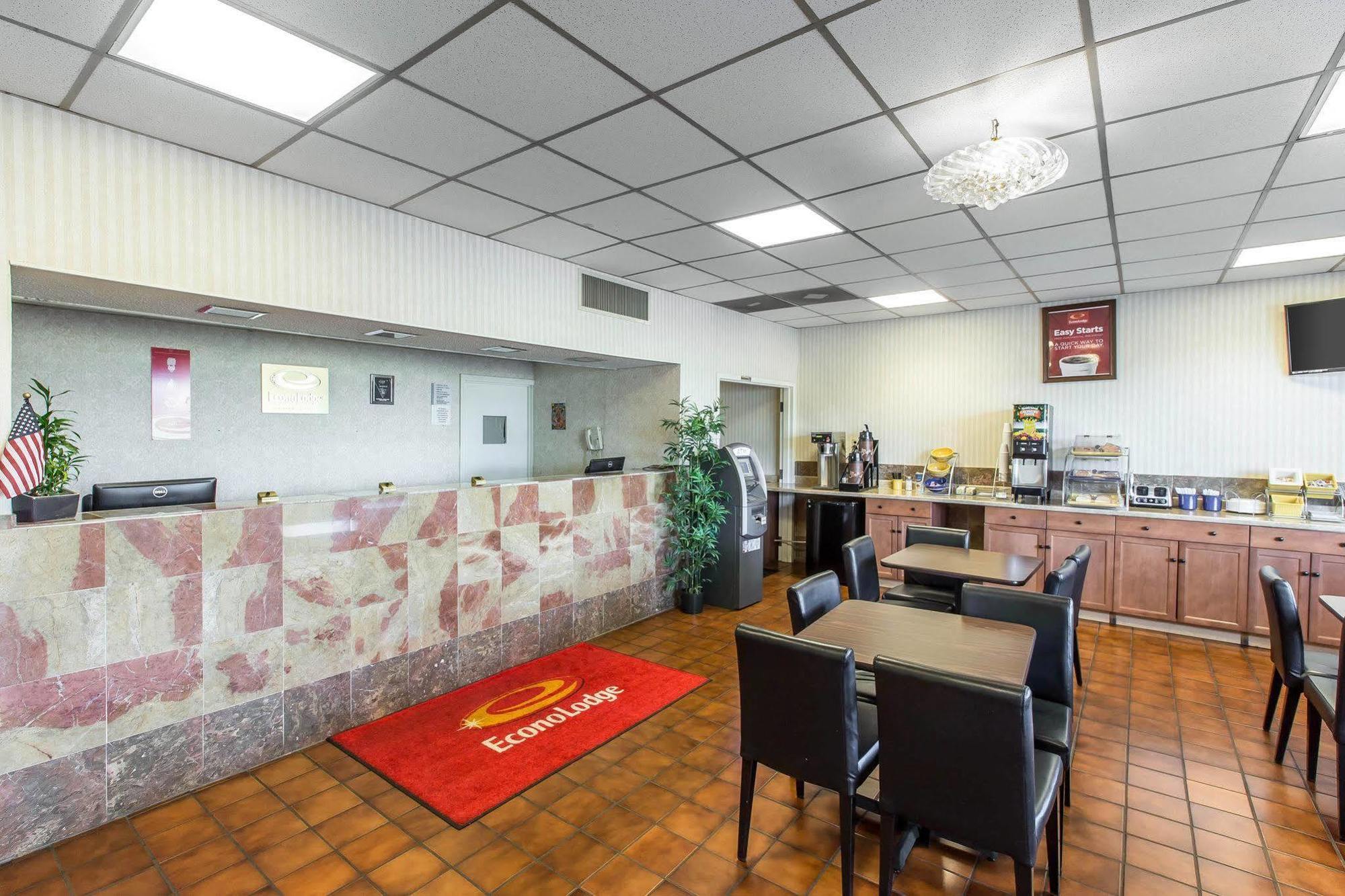קלהון Econo Lodge מראה חיצוני תמונה