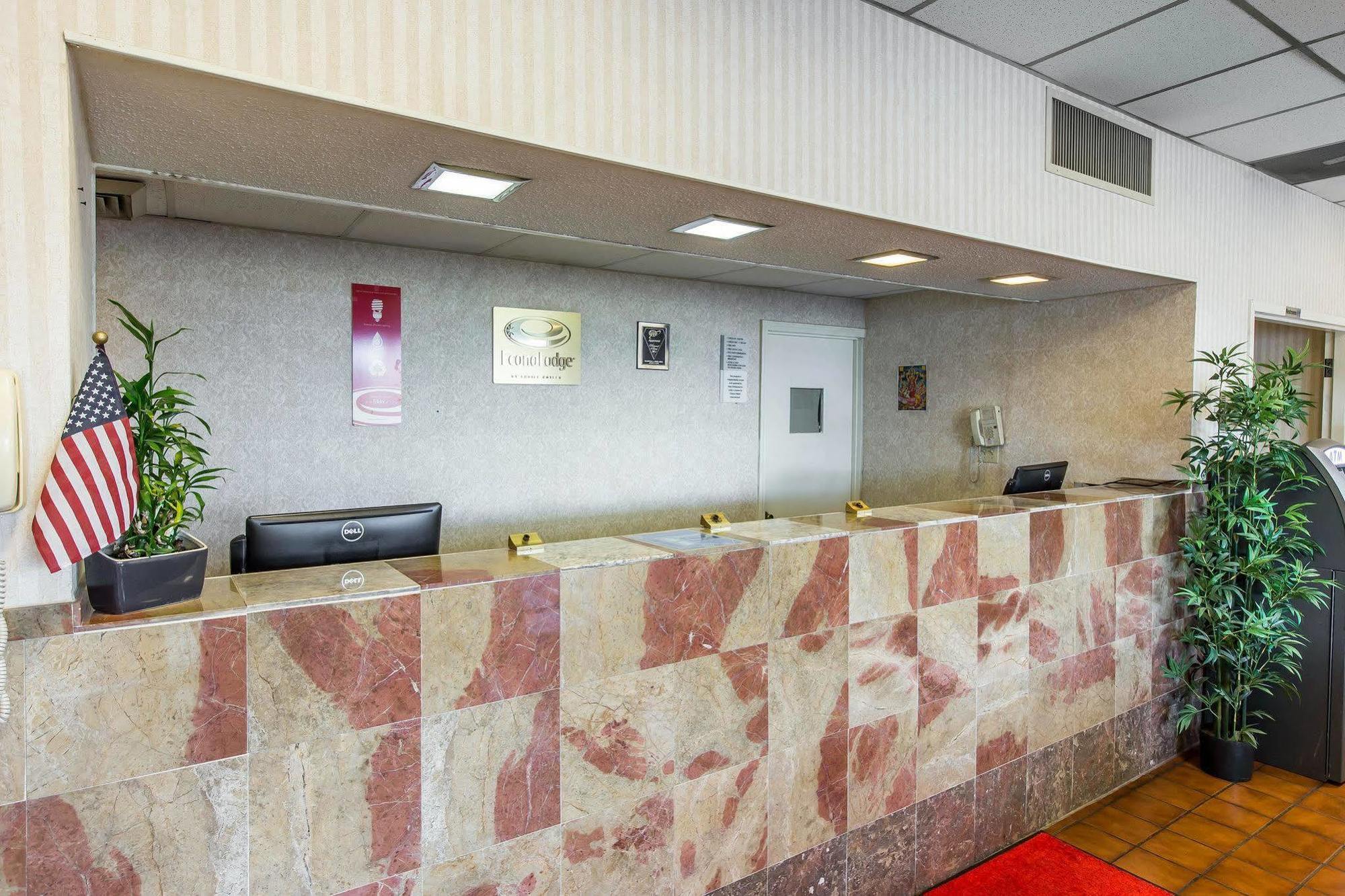 קלהון Econo Lodge מראה חיצוני תמונה
