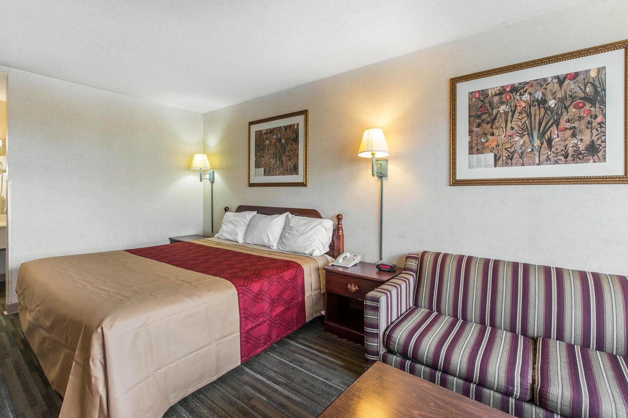 קלהון Econo Lodge מראה חיצוני תמונה